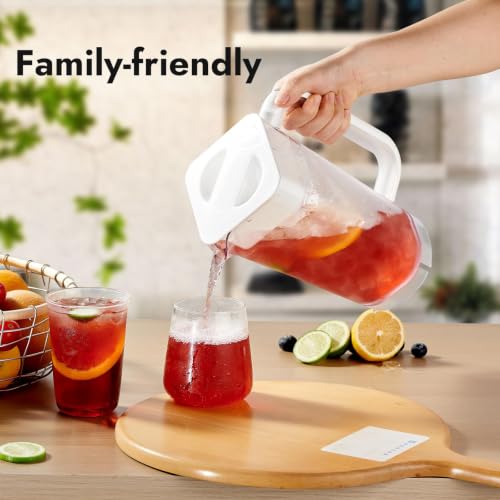 2 Pack Plastic Pitcher with Lid (2 Count)