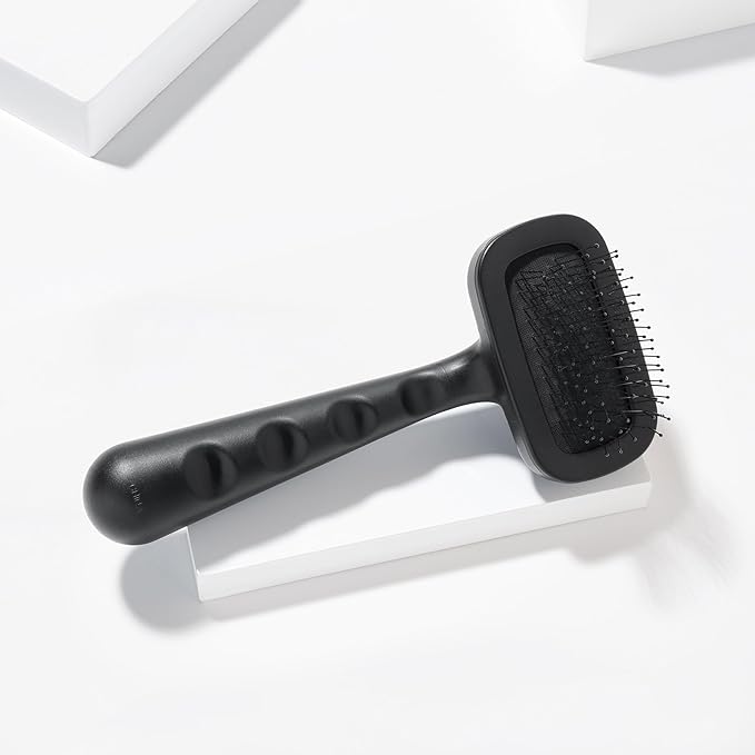 Tweezerman Dog and Cat Slicker Brush for Small Pets, Grooming Brush with Coated Bristles to Prevent Scratching and Ergonomic Handle - AquaVibe