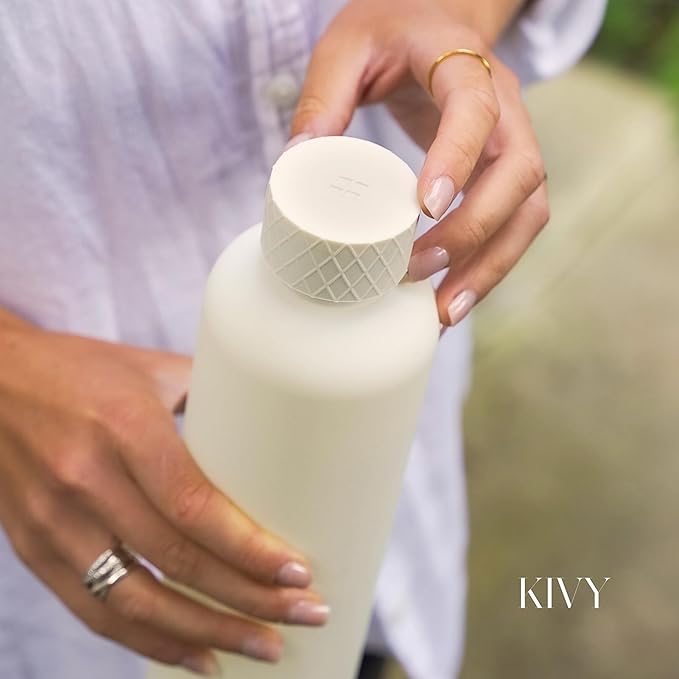 KIVY Lightweight Tritan Water Bottle 22oz [Leakproof & Shatterproof] Slim 22 oz Water Bottle screw top - Reusable water bottle no straw - Cute water bottle slim - Aesthetic water bottles