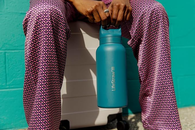 LifeStraw Go Series – Insulated Stainless Steel Water Filter Bottle for Travel and Everyday Use, Removes Bacteria, Parasites and Microplastics, Improves Taste, 1L Cactus Green