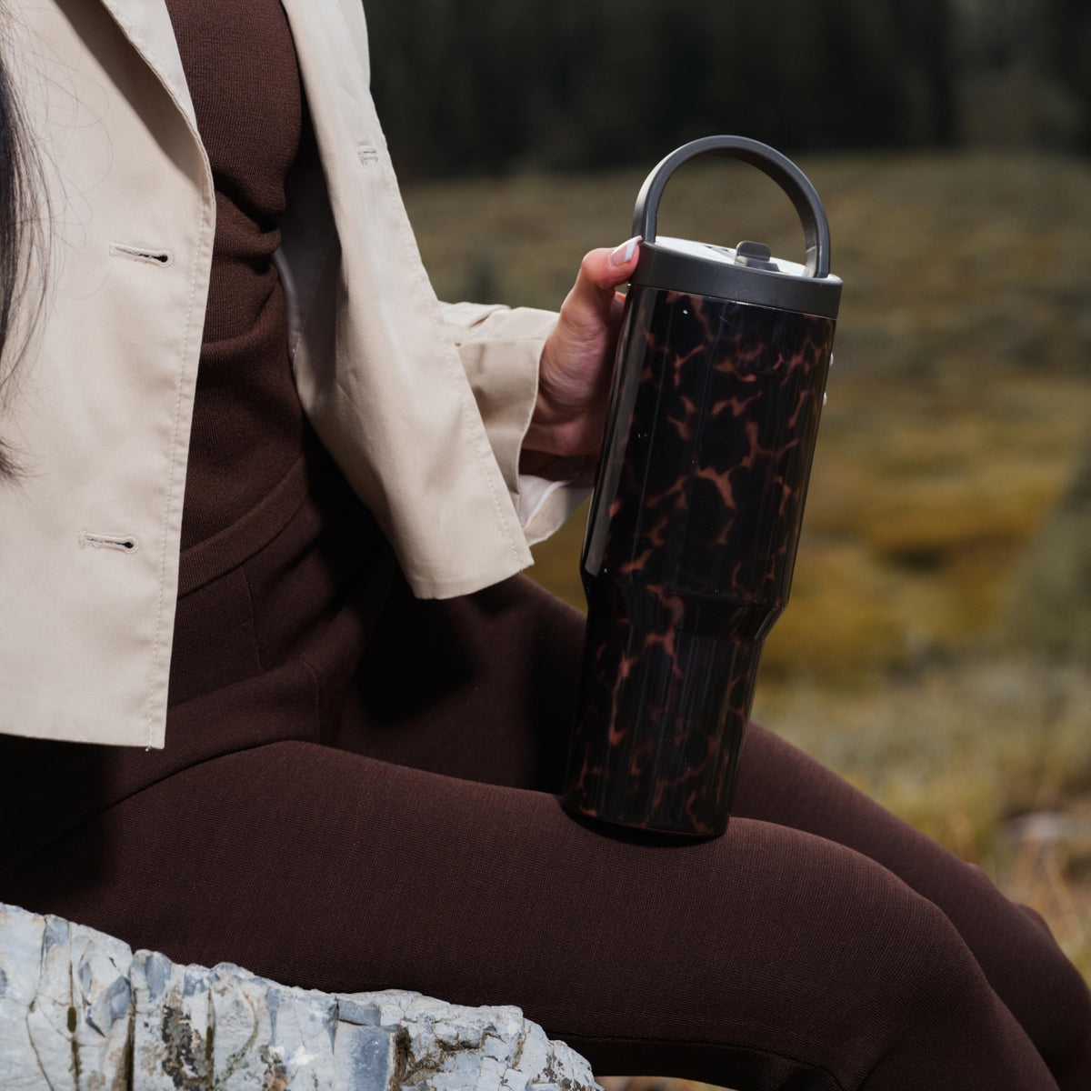 Sport 32 oz Insulated Stainless Steel Water Bottle (Mocha Tortoise / 32 Ounces)