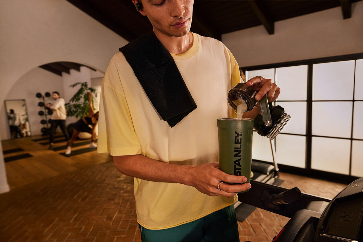 Vitalize Shaker Bottle (Dried Pine / 600 ml)