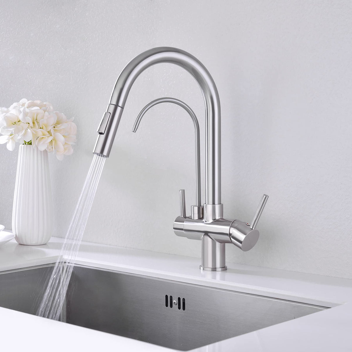 Kitchen Faucet with Pull Down Sprayer (Brushed Nickel)